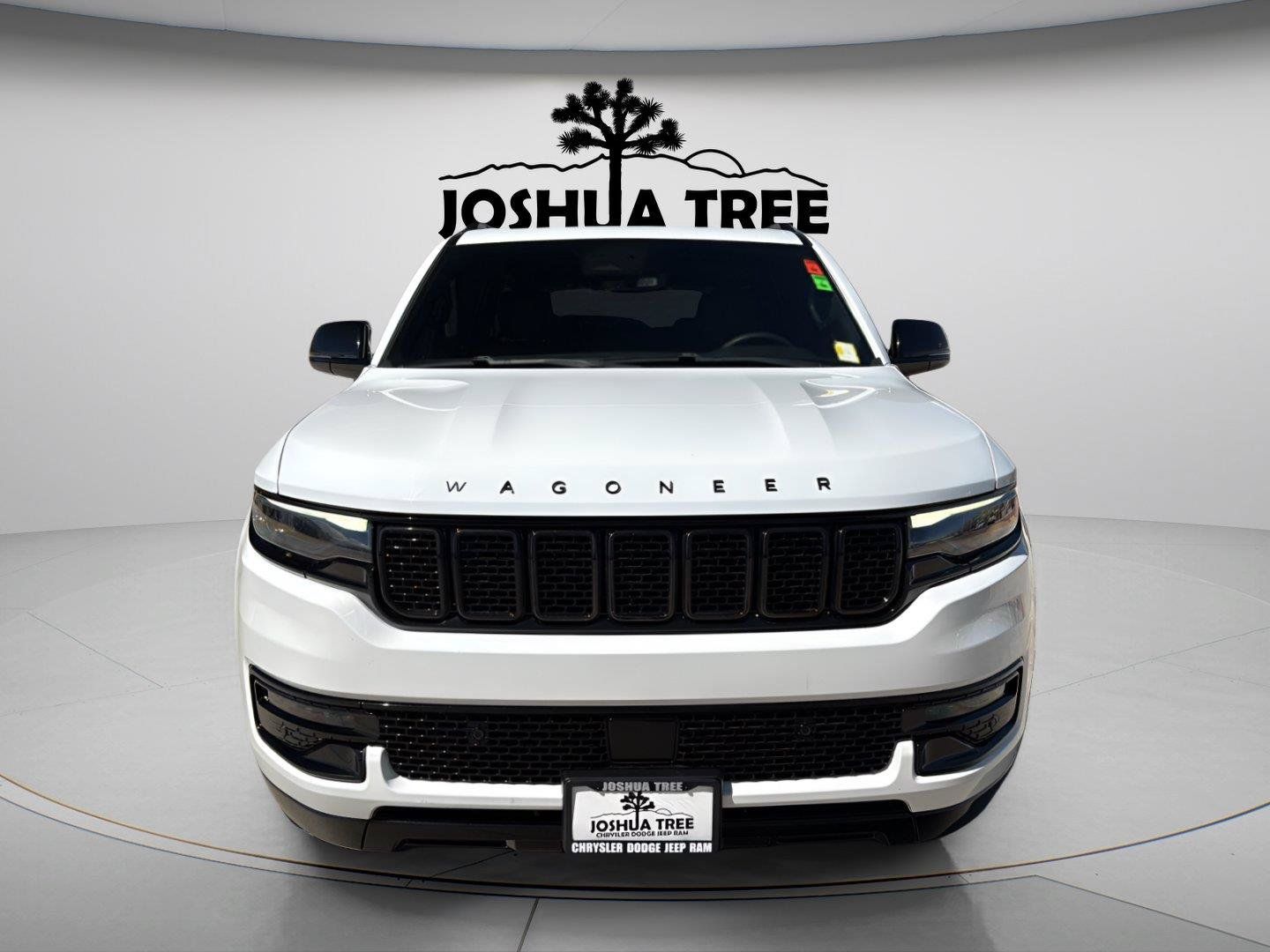 Used 2023 Jeep Wagoneer Series II AWD/4WD image 2