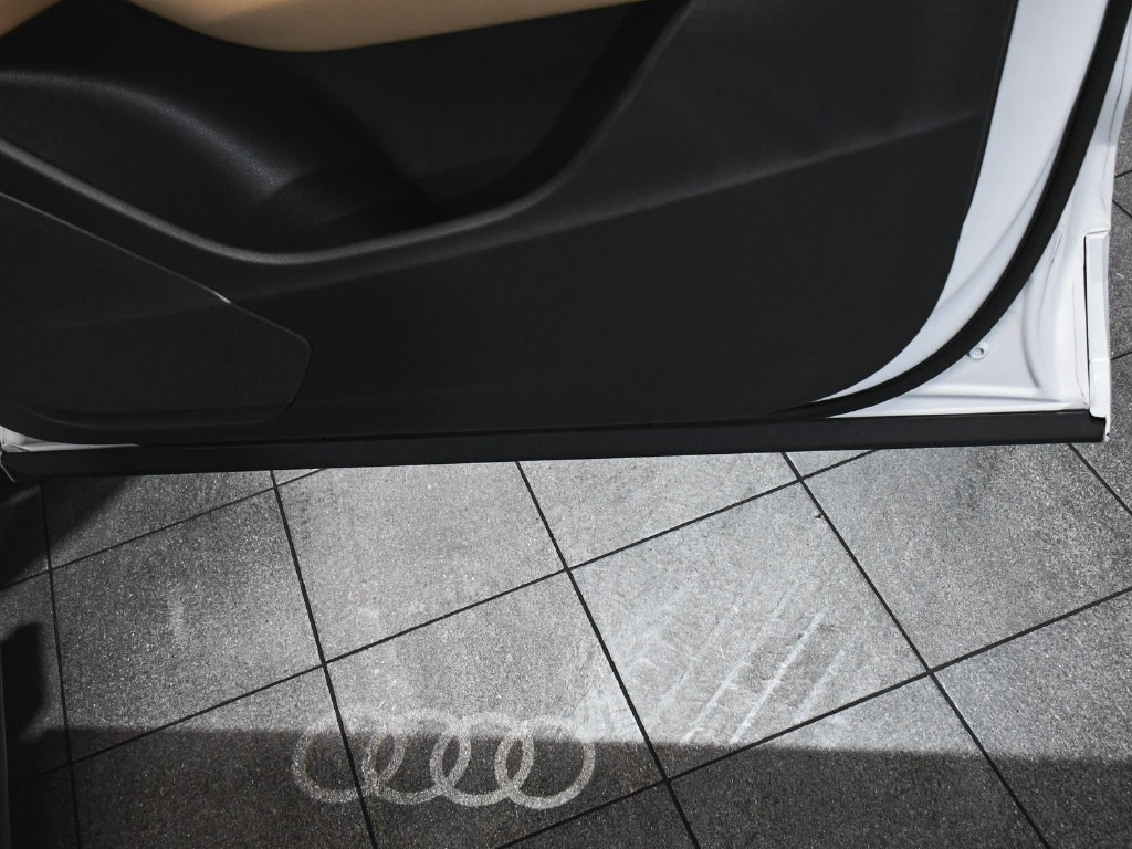 Used 2022 Audi Q8 Premium AWD/4WD image 21