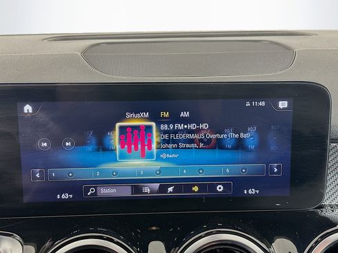 Used 2023 Mercedes-Benz GLB 250 image 17