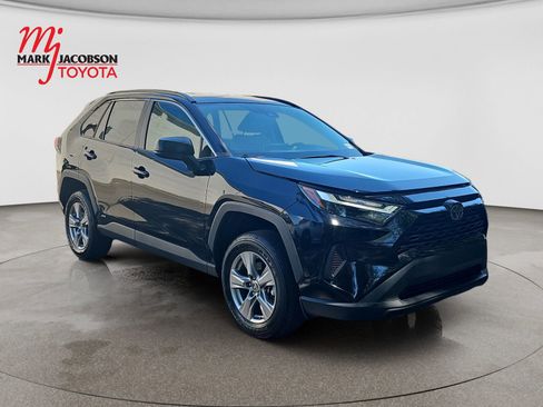 Used 2024 Toyota RAV4 LE AWD/4WD image 3