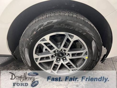 New 2026 Ford Expedition Active AWD/4WD image 18