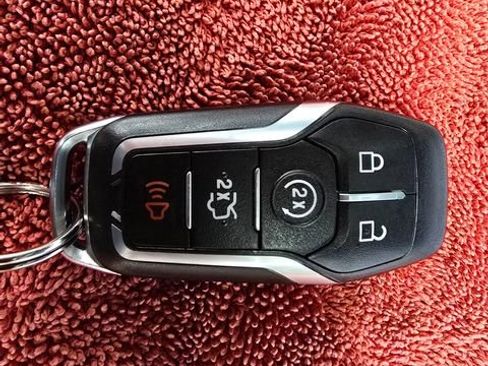 Used 2016 Ford Mustang GT Premium w/ Equipment Group 401A RWD image 32