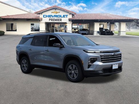 New 2026 Chevrolet Traverse LT w/ Driver Confidence Package FWD image 2