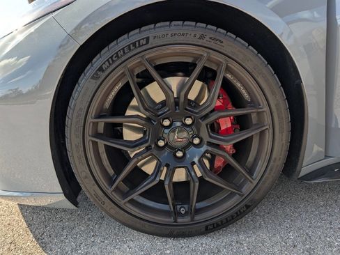 Used 2025 Chevrolet Corvette Z06 image 30