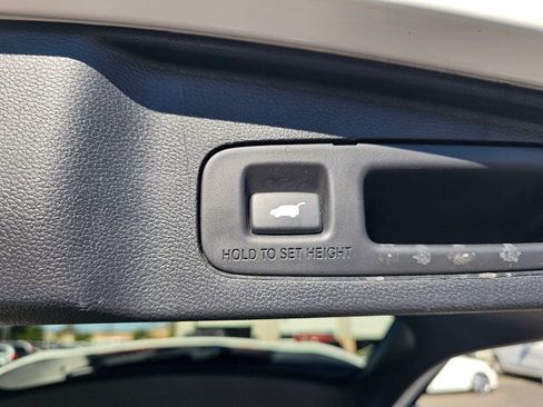 Used 2020 Honda CR-V Touring image 10