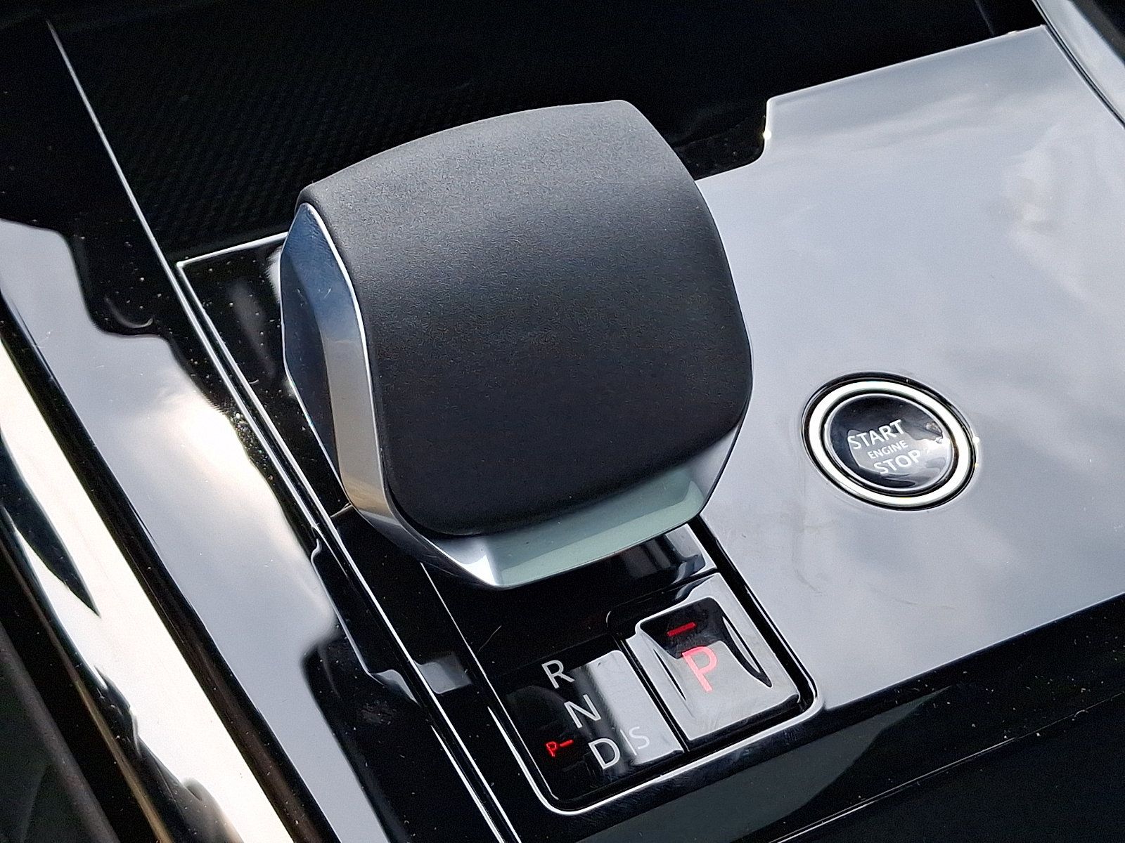 New 2026 Land Rover Range Rover Sport SE AWD/4WD image 12