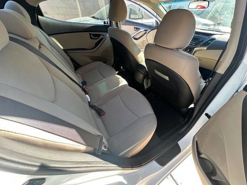 Used 2015 Hyundai Elantra SE image 15