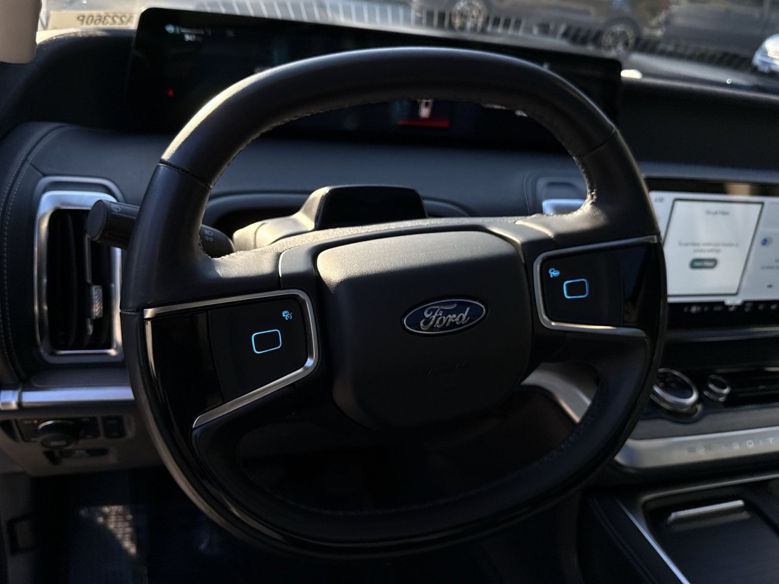 Used 2025 Ford Expedition Max Platinum AWD/4WD image 24