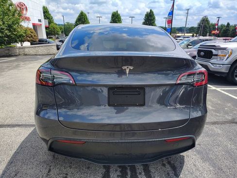 Used 2021 Tesla Model Y Long Range AWD/4WD image 5