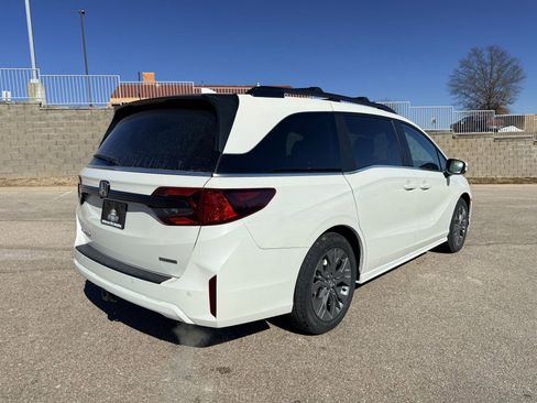 New 2026 Honda Odyssey Touring image 8