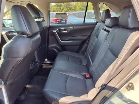 Used 2022 Toyota RAV4 XLE Premium AWD/4WD image 25