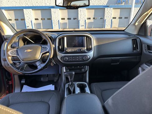 Used 2021 Chevrolet Colorado LT w/ LT Convenience Package image 16