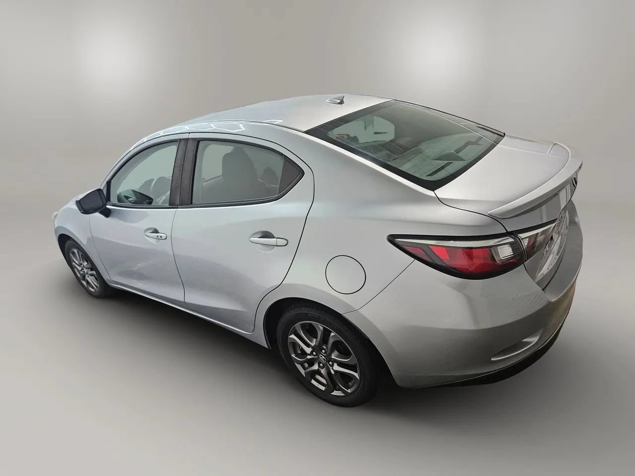 Used 2019 Toyota Yaris LE FWD image 8