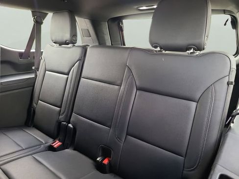Used 2024 Chevrolet Suburban LT AWD/4WD image 10
