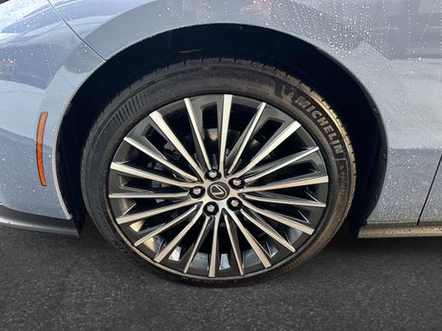 Used 2026 Lexus ES 350e w/ Convenience Package FWD image 10