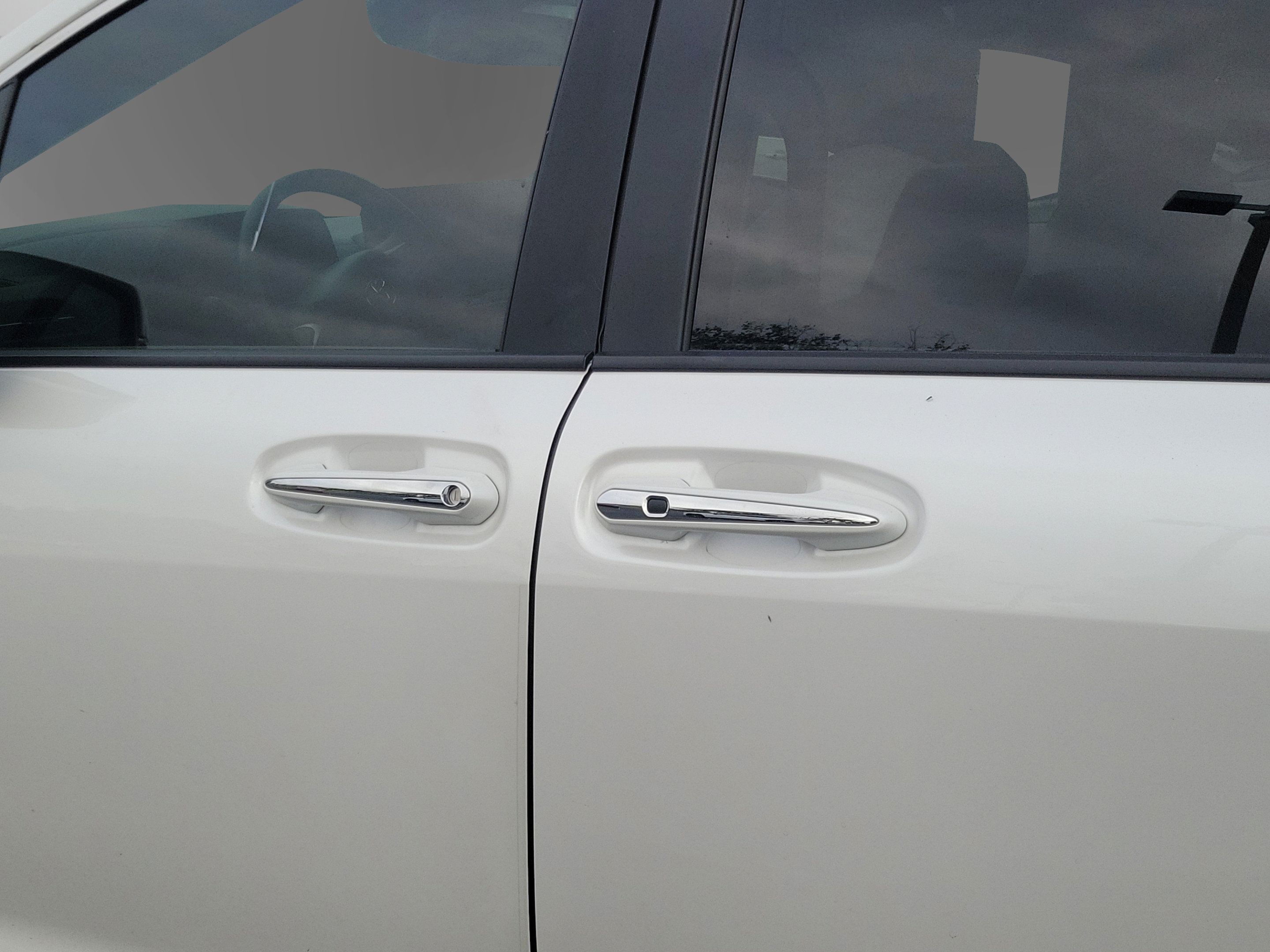 Certified 2025 Toyota Sienna Limited FWD image 28