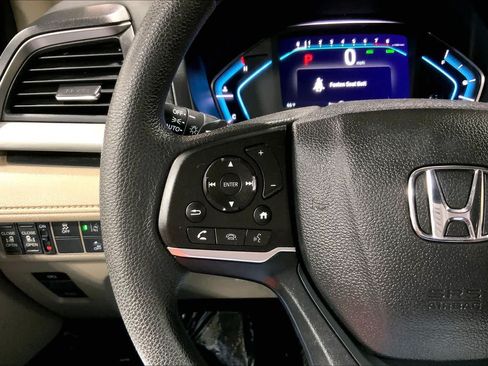 Used 2018 Honda Odyssey EX image 24