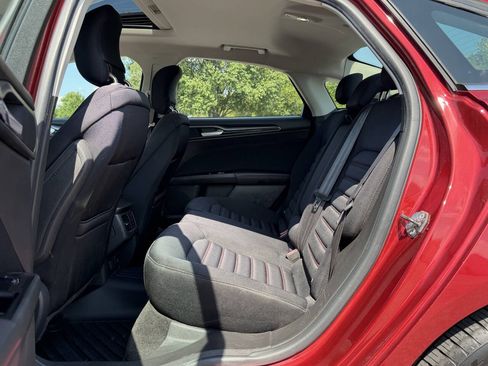 Used 2013 Ford Fusion SE FWD image 18