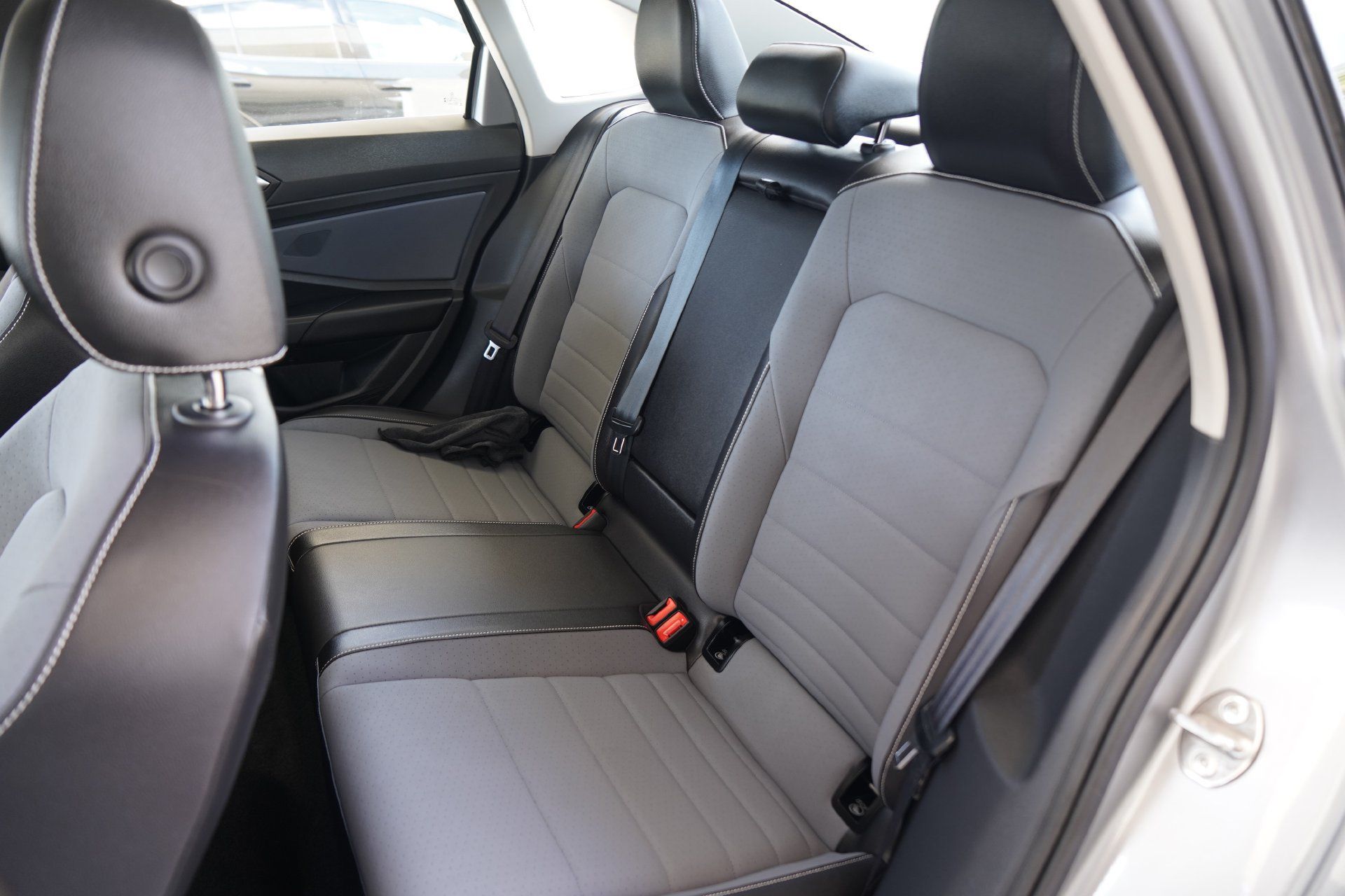 Certified 2026 Volkswagen Jetta SE FWD image 30