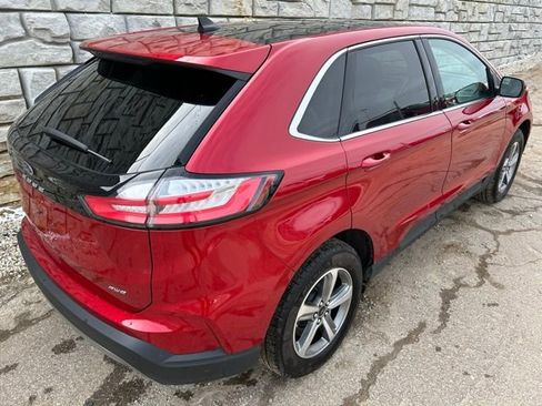 Used 2024 Ford Edge SEL w/ Convenience Package image 5