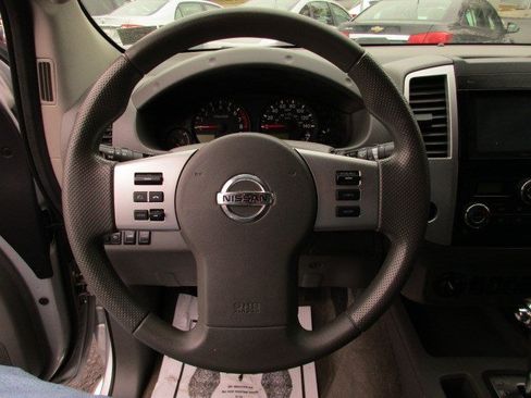 Used 2014 Nissan Frontier SV w/ SV Value Truck Package AWD/4WD image 20