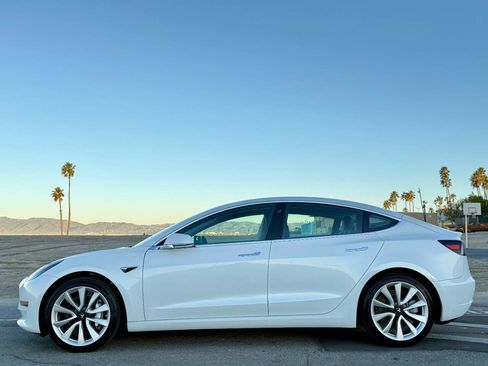 Used 2019 Tesla Model 3 Long Range image 2