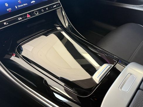 Used 2025 Mercedes-Benz C 300 4MATIC Sedan image 45