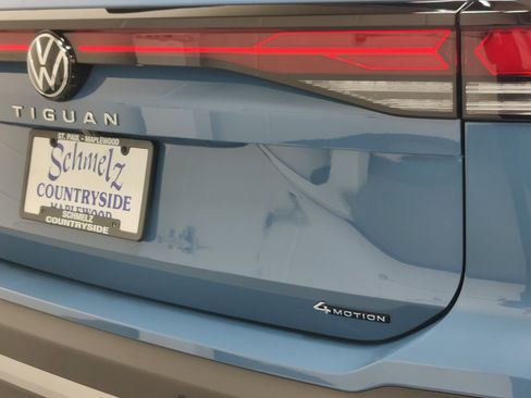 Used 2025 Volkswagen Tiguan SE image 10