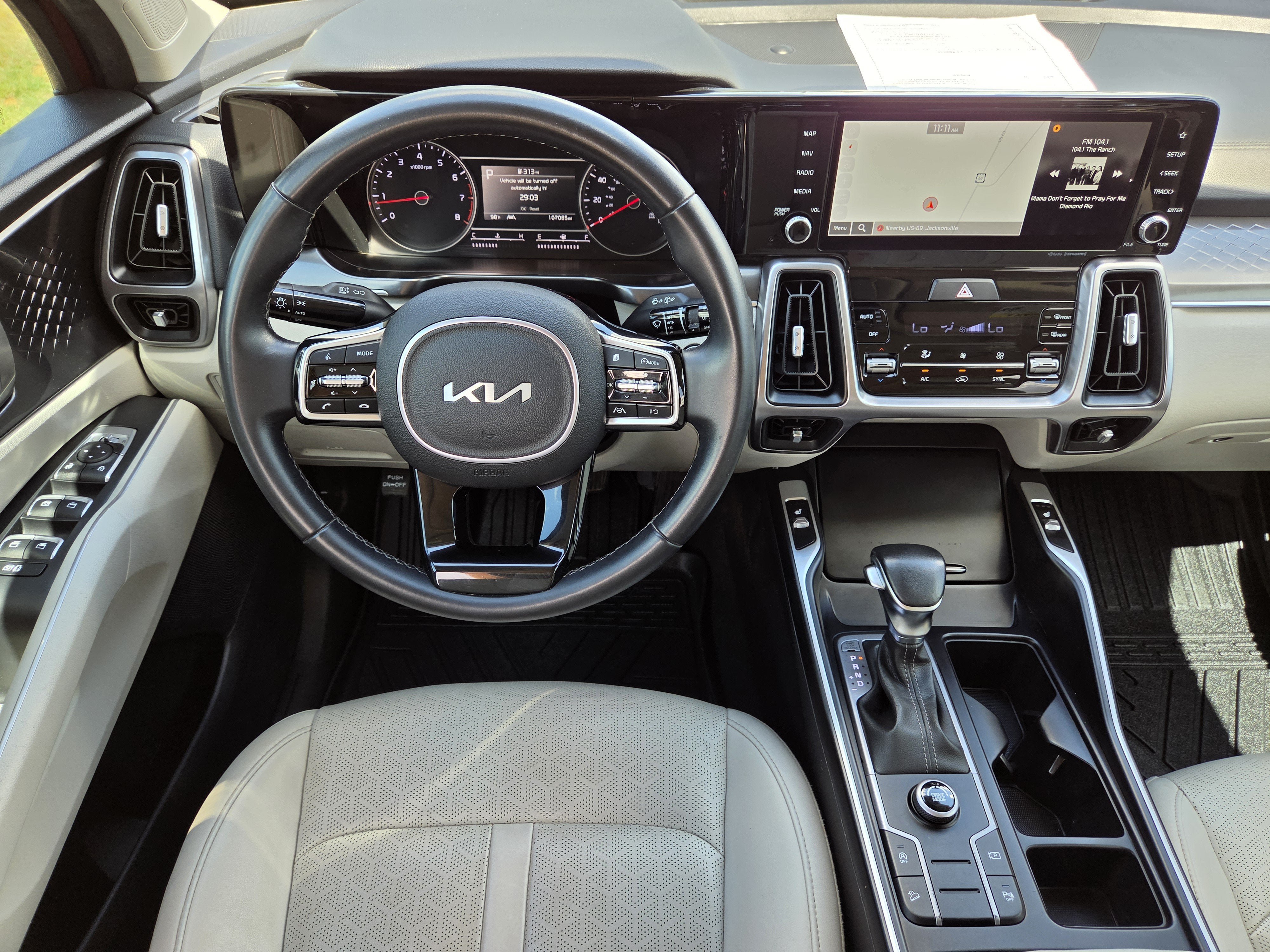 Used 2023 Kia Sorento S w/ Panoramic Sunroof Package FWD image 11