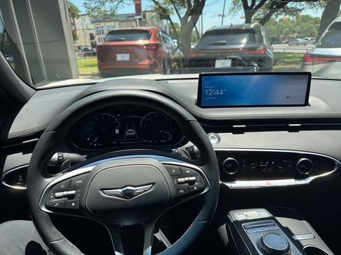 Used 2023 Genesis GV70 2.5T w/ Sport Prestige Package AWD/4WD image 5