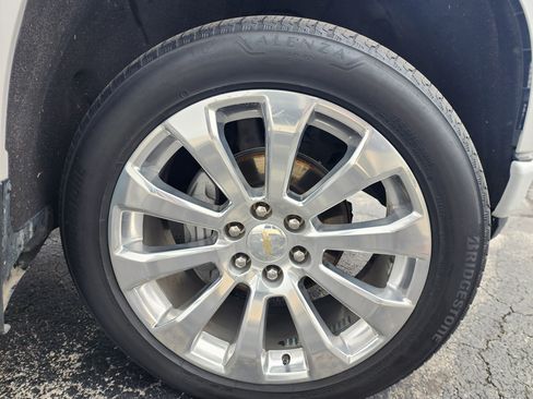 Used 2021 Chevrolet Silverado 1500 High Country w/ Technology Package image 14