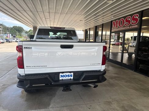 Used 2024 Chevrolet Silverado 2500 Custom w/ Z71 Off-Road Package AWD/4WD image 5