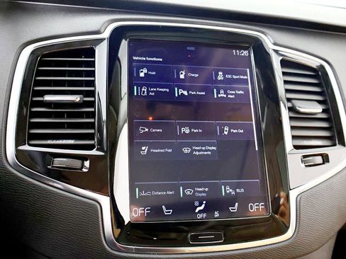 Used 2016 Volvo XC90 T8 Momentum w/ Vision Package image 31