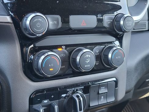 Used 2022 RAM 1500 Big Horn w/ Trailer Tow Group AWD/4WD image 14