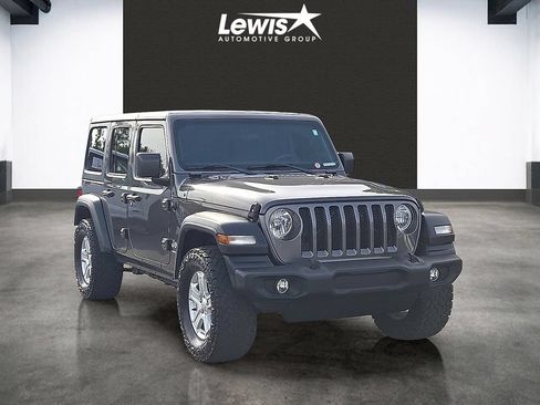 Used 2018 Jeep Wrangler Unlimited Sport AWD/4WD image 6