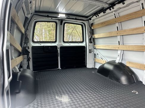 Used 2024 Chevrolet Express 2500 w/ Driver Convenience Package image 18