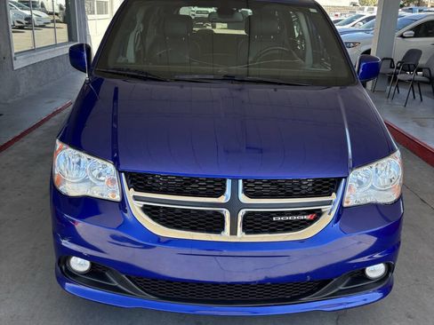 Used 2020 Dodge Grand Caravan SXT image 3