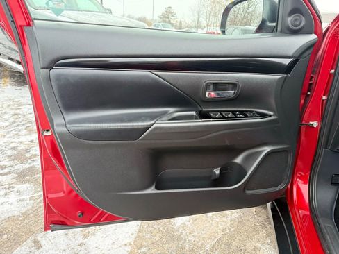 Used 2019 Mitsubishi Outlander LE image 9