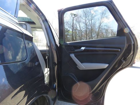 Used 2018 Audi Q5 2.0T Premium w/ Convenience Package AWD/4WD image 15