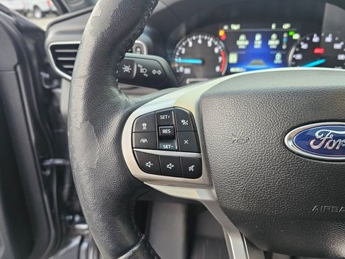 Certified 2022 Ford Explorer XLT w/ Equipment Group 202A image 25