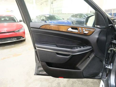 Used 2019 Mercedes-Benz GLS 550 4MATIC image 18