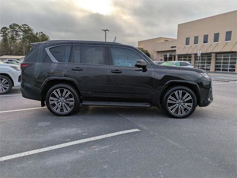 Certified 2024 Lexus LX 600 4WD w/ Appearance Package image 3