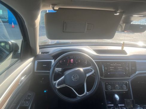 Used 2021 Volkswagen Atlas SEL AWD/4WD image 3
