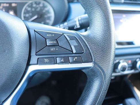 Used 2023 Nissan Versa SV image 18