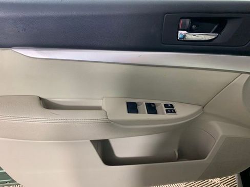 Used 2010 Subaru Outback 2.5i Premium image 25