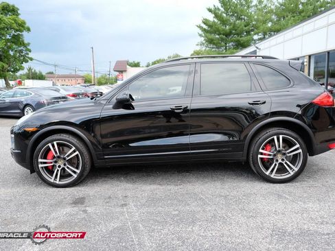 Used 2014 Porsche Cayenne Turbo AWD/4WD image 4