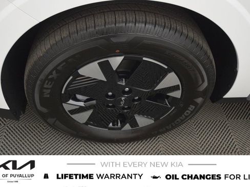 New 2026 Kia Carnival LXS image 21