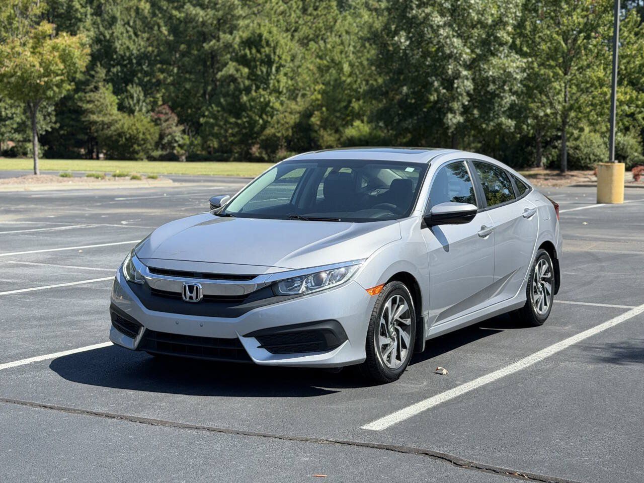 Used 2017 Honda Civic EX image 3