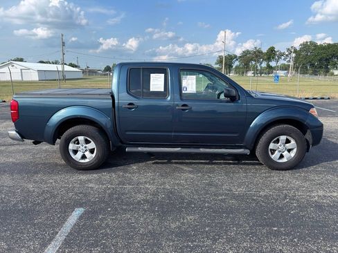 Used 2013 Nissan Frontier SV w/ SV Value Truck Pkg AWD/4WD image 6