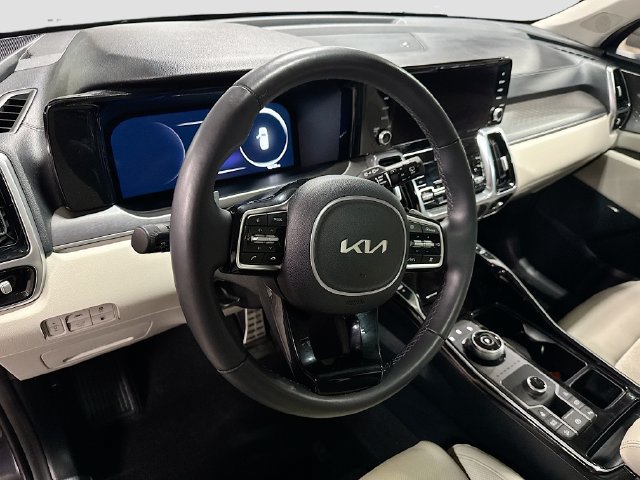 Certified 2024 Kia Sorento SX Prestige AWD/4WD image 9